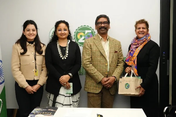 दावोस में WEF बैठक के दौरान मुख्यमंत्री हेमन्त सोरेन की ब्लूमबर्ग एशिया-पैसिफिक की मैनेजिंग डायरेक्टर सुनीता राजन से बातचीत