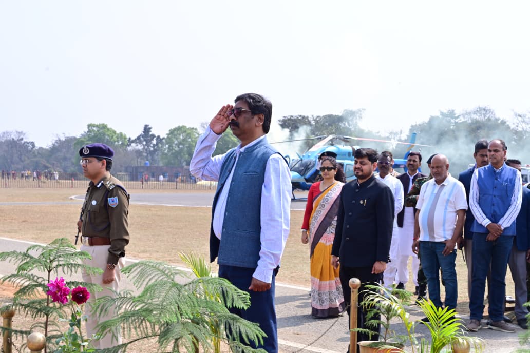 हेमन्त सोरेन श्राद्ध कार्यक्रम में हुए शामिल, दी श्रद्धांजलि