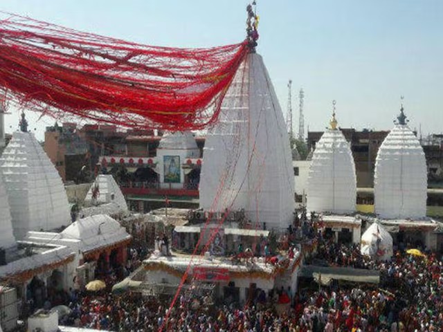 देवघर में बाबा बैद्यनाथ मंदिर का ‘गठबंधन’ टूटा, श्रद्धालुओं में मची होड़