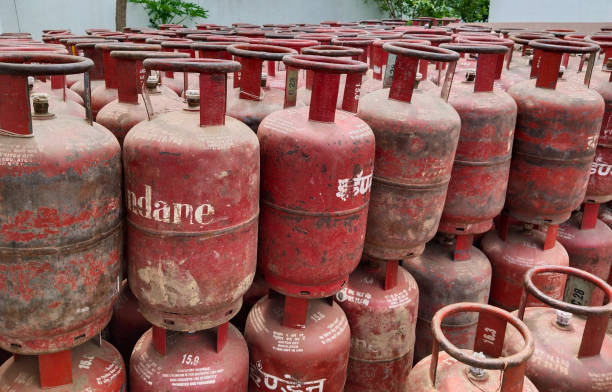 रांची में अवैध गैस कारोबार कई जगहों पर छापेमारी