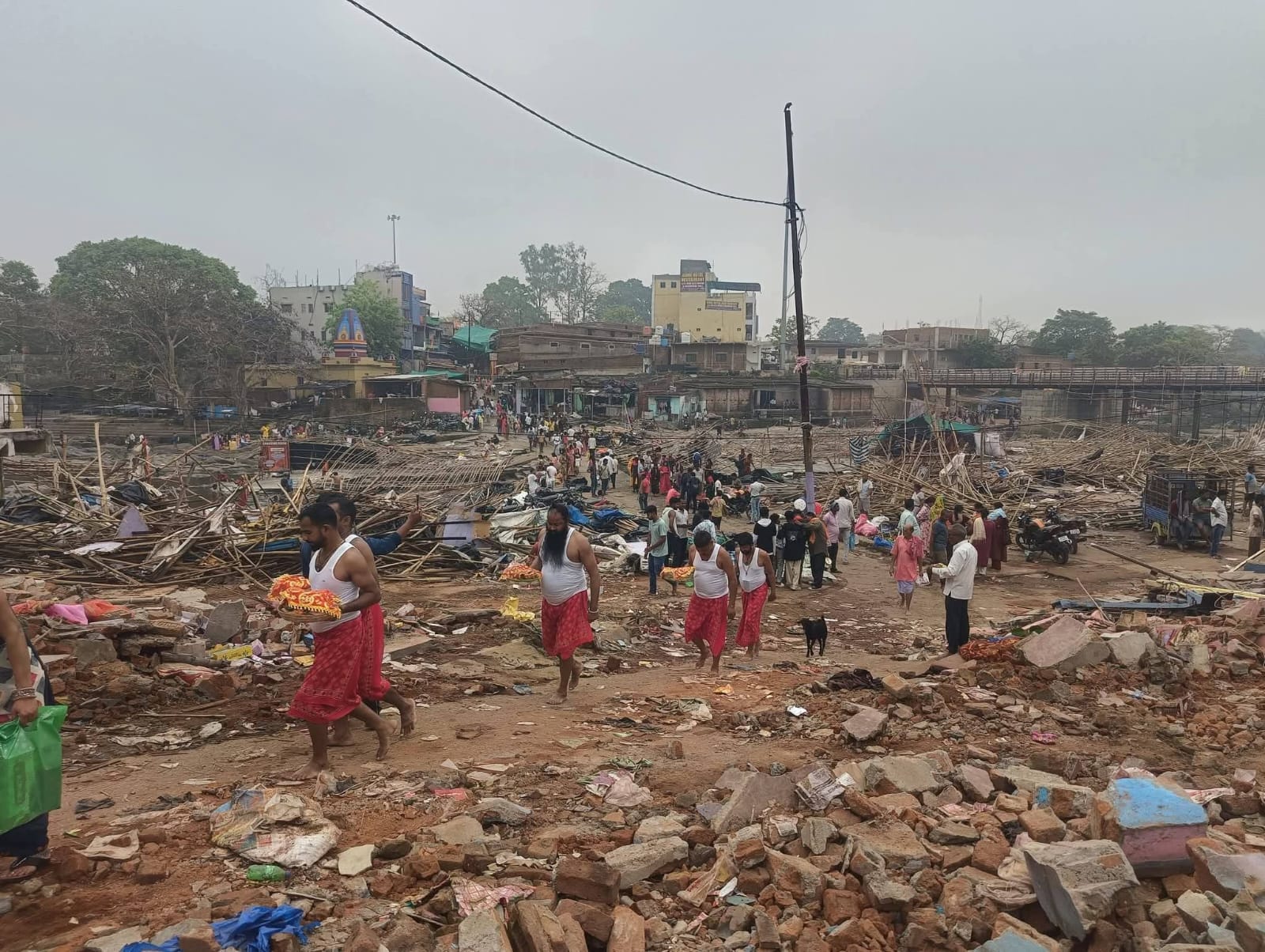 रजरप्पा छिन्नमस्तिका मंदिर परिसर में कार्रवाई के बाद उजड़ी रोज़ी-रोटी, 254 दुकानों के टूटने से सैकड़ों परिवार प्रभावित